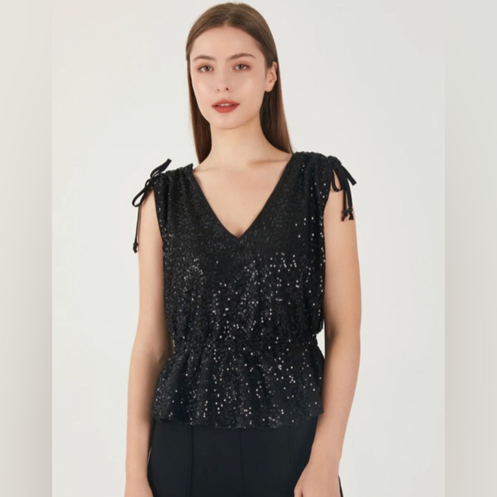 NEW Adyson Parker Sequin Peplum V-Neck Top.‎ L